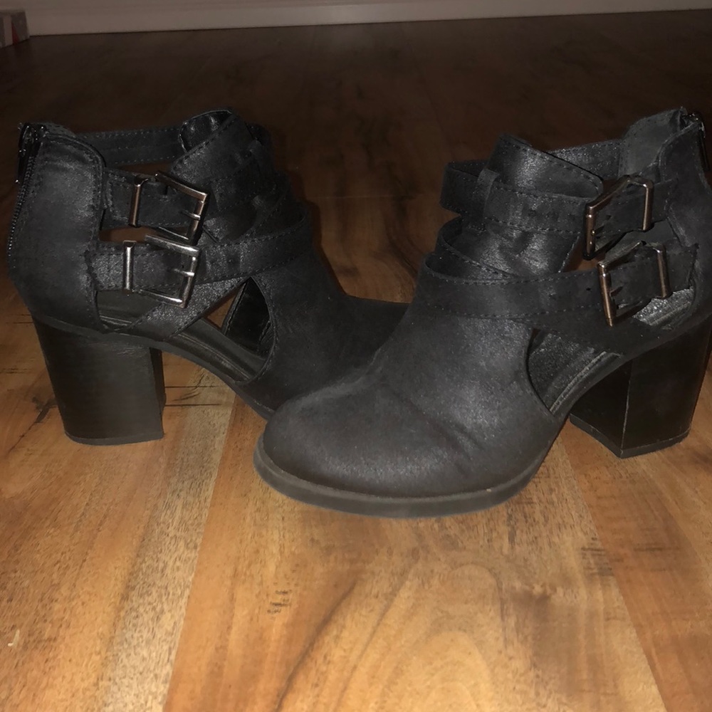 Women’s black booties